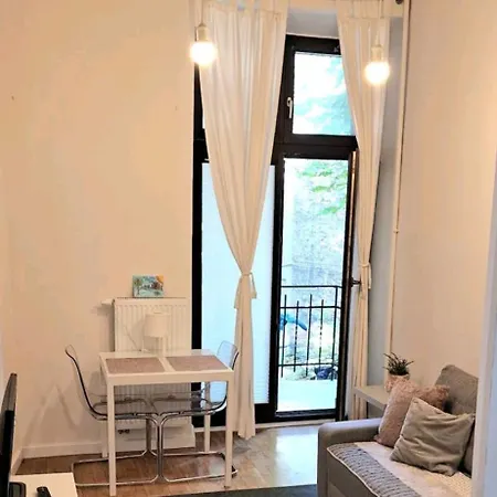 Cozy Apartment-2